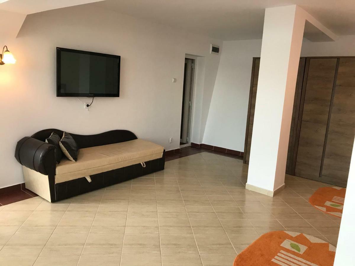 Hotel Vila Cristiane Ieşelniţa Zewnętrze zdjęcie